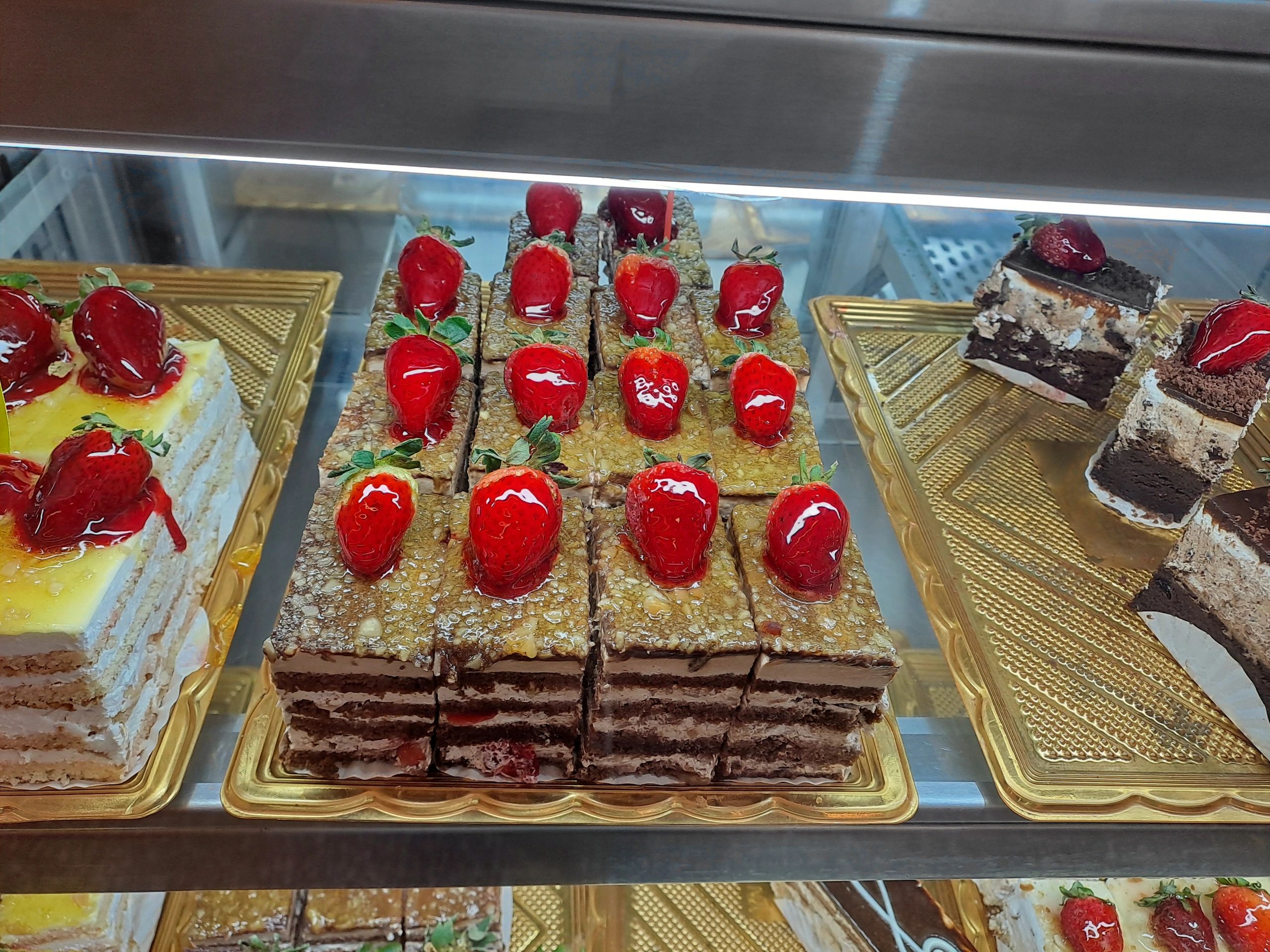 Custom bakery cakes with fresh strawberries